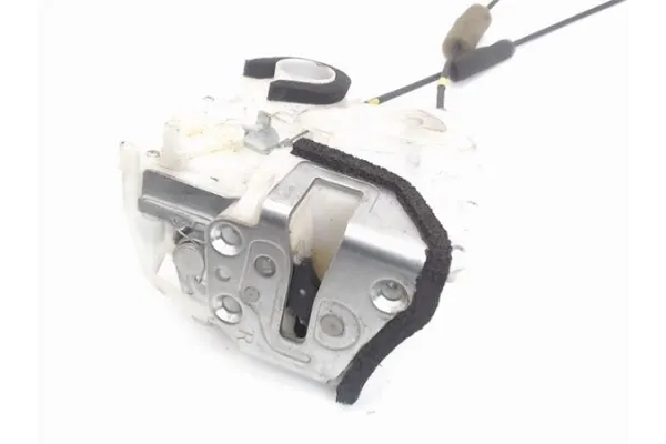 Recambio de cierre electromagnetico trasero derecho para suzuki swift iii (sg) 1.5 referencia OEM IAM 82301-62J11  