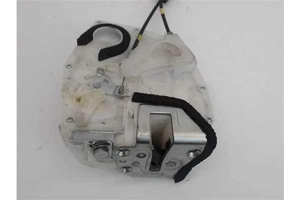 Recambio de cierre electromagnetico trasero derecho para suzuki swift iii (sg) 1.5 referencia OEM IAM 82301-62J11  