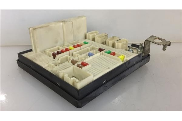 Recambio de caja fusibles/rele para renault kangoo ii (f/kw0) 1.5 dci (kw0c, kw0f) referencia OEM IAM 8200451902 USMX61 