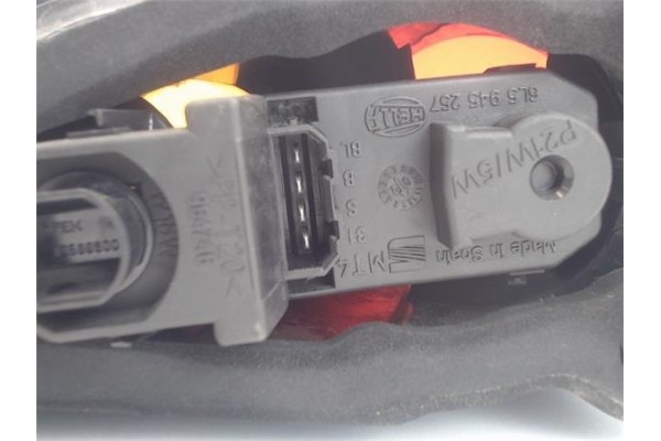 Recambio de piloto trasero derecho para seat cordoba berlina (6l2) 1.9 tdi referencia OEM IAM 6L5945096A  