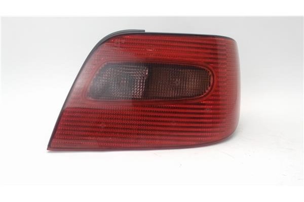 Recambio de piloto trasero derecho para citroen xsara berlina 2.0 hdi 90 referencia OEM IAM   