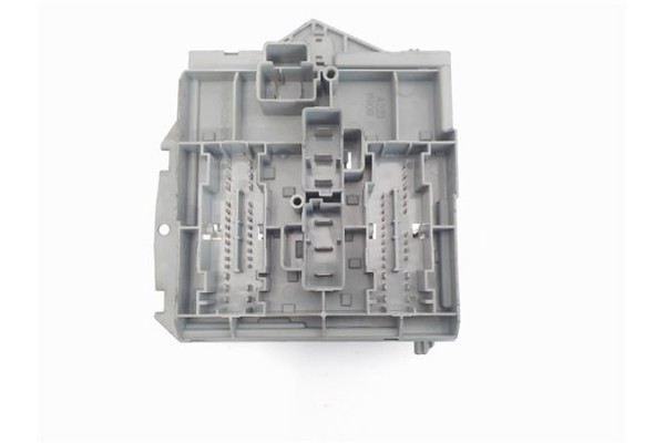 Recambio de caja fusibles/rele para fiat bravo (182) 1.2 16v 80 trofeo referencia OEM IAM 51775686  