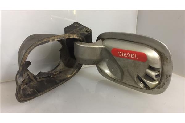 Recambio de tapa exterior combustible para citroen xsara coupe 2.0 hdi satisfaction referencia OEM IAM 9622086880 9622085880 