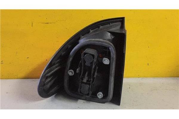 Recambio de piloto trasero derecho para renault laguna (b56) 1.8 anade referencia OEM IAM 7700820051  