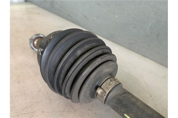 Recambio de palier delantero izquierdo para mazda 2 berlina (de) 1.4 crtd active (5-ptas.) (50kw) referencia OEM IAM FD8225600B 
