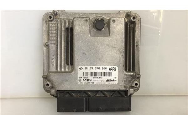 Recambio de centralita para opel insignia berlina 2.0 cdti referencia OEM IAM 55576906 0281017105 