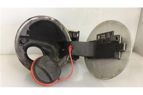 Recambio de tapa exterior combustible para opel insignia berlina 2.0 cdti referencia OEM IAM 13244482 13501151 