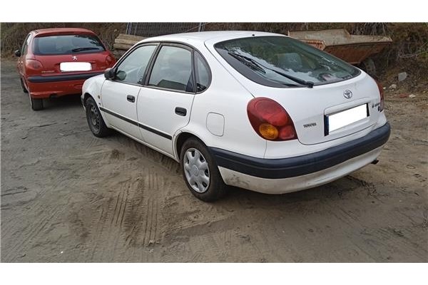 toyota corolla (e11) del año 1997
