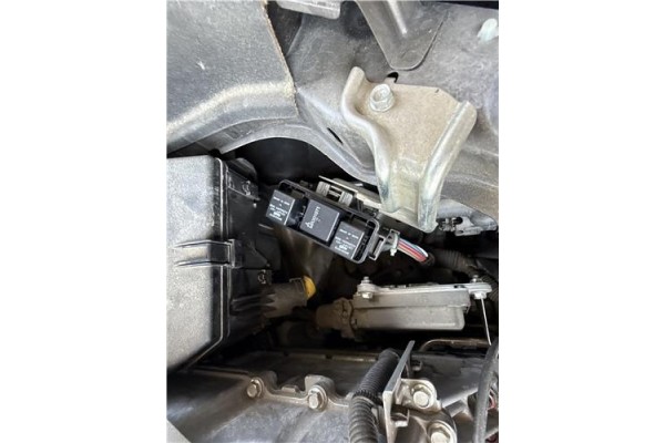 Recambio de caja fusibles/rele para mitsubishi outlander (gf0/gg0) 2.0 phev kaiteki 4wd (gg2w) referencia OEM IAM 8565A286  