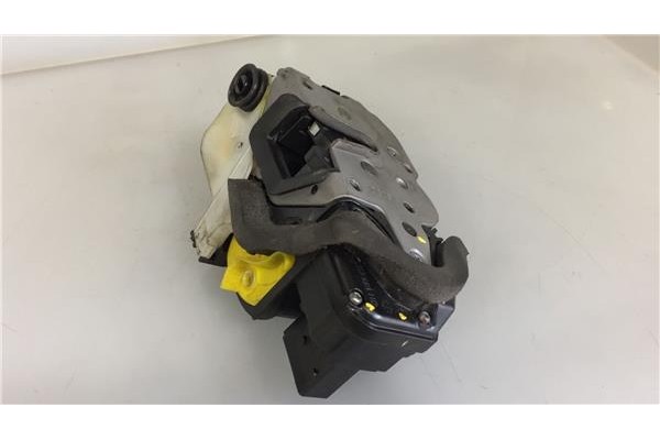 Recambio de cierre electromagnetico trasero izquierdo para opel insignia berlina 2.0 cdti referencia OEM IAM 13503807 GA 1357955