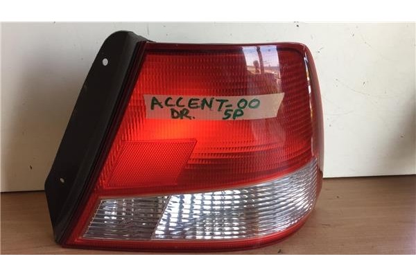 Recambio de piloto trasero derecho para hyundai accent (lc) 1.3 gl 5p referencia OEM IAM 92402252  