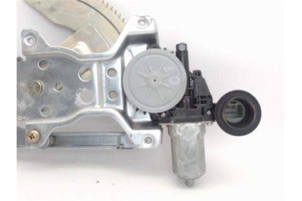 Recambio de mecanismo elevalunas delantero derecho para suzuki swift iii (sg) 1.5 referencia OEM IAM 8340163J30  
