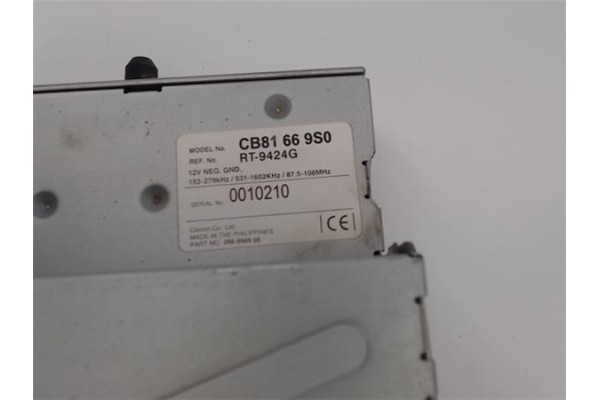 Recambio de radio / cd para mazda premacy (cp) 2.0 td referencia OEM IAM RT9424G  
