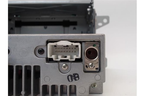 Recambio de radio / cd para mazda premacy (cp) 2.0 td referencia OEM IAM RT9424G  