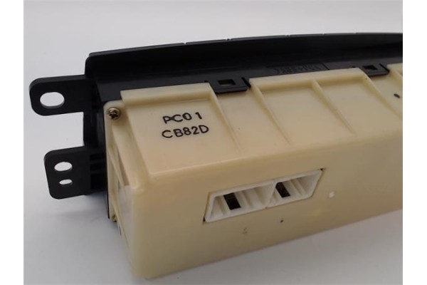 Recambio de mandos climatizador para mazda premacy (cp) 2.0 td referencia OEM IAM CB82D  