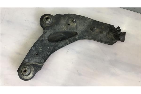 Recambio de brazo inferior delantero derecho para renault trafic ii furgón 1.9 27 cn referencia OEM IAM 545042846R  