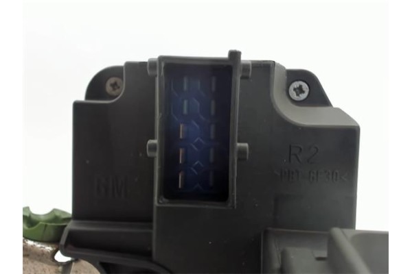Recambio de cierre electromagnetico delantero derecho para opel meriva 1.7 cdti referencia OEM IAM 13154792  