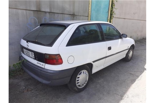opel astra f berlina del año 1997