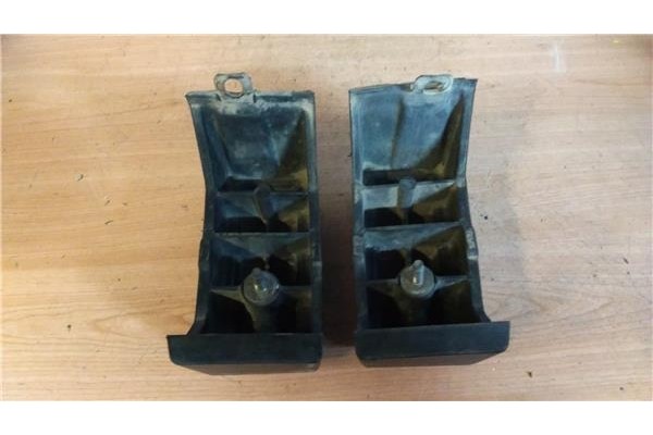 Recambio de moldura paragolpes delantero derecha para jeep cherokee (xj) 2.1 td ranger referencia OEM IAM 46252000 46352000 
