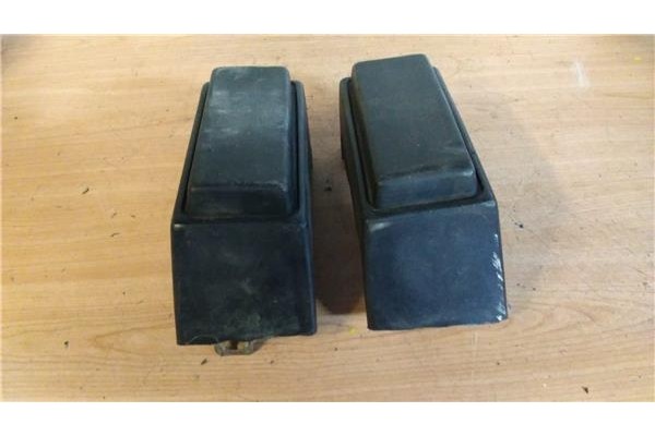 Recambio de moldura paragolpes delantero derecha para jeep cherokee (xj) 2.1 td ranger referencia OEM IAM 46252000 46352000 