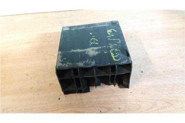 Recambio de refuerzo paragolpes izquierdo para renault rapid /express (f40) 1.4 gtl kombi referencia OEM IAM 7700760699  