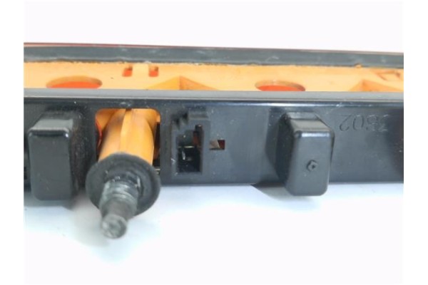 Recambio de luz central de freno para peugeot 206 1.4 i referencia OEM IAM E27168  