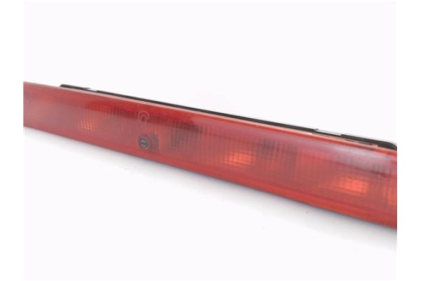 Recambio de luz central de freno para peugeot 206 1.4 i referencia OEM IAM E27168  