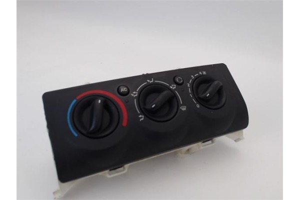 Recambio de mandos calefaccion / a.a. para renault clio ii fase ii 1.3 referencia OEM IAM 7701049075  