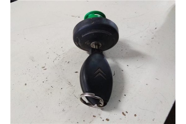 Recambio de tapon combustible para citroen xsara berlina 1.6 16v chrono referencia OEM IAM   