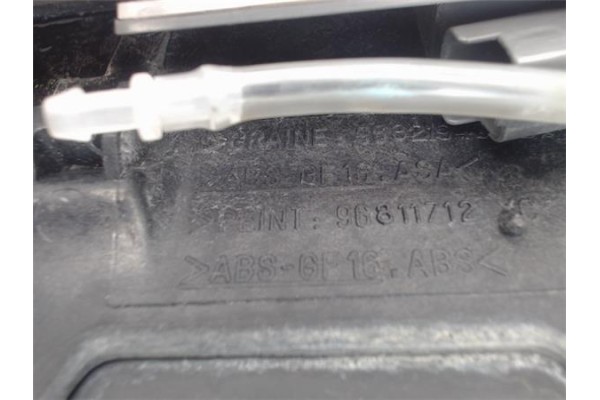Recambio de aleron trasero para citroen c4 berlina 1.4 16v referencia OEM IAM 96811712  