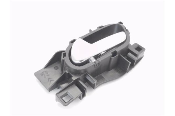 Recambio de manilla int. puerta trasero izquierda para peugeot 2008 1.2 access referencia OEM IAM 96555518VV  