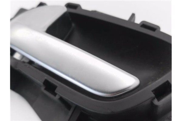 Recambio de manilla int. puerta trasero izquierda para peugeot 2008 1.2 access referencia OEM IAM 96555518VV  