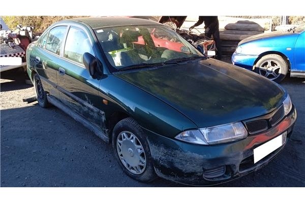 mitsubishi carisma berlina 5 (da0) del año 1998