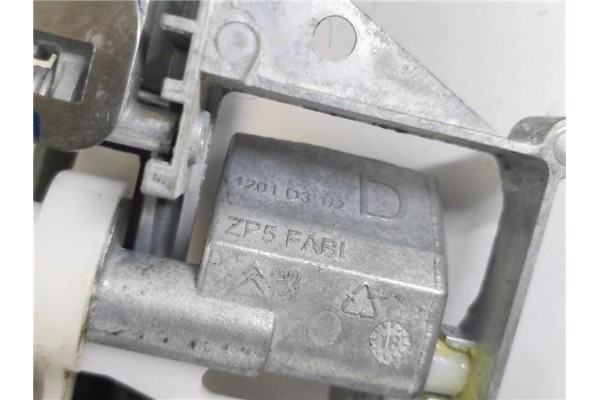 Recambio de maneta exterior delantero derecha para peugeot 2008 1.2 access referencia OEM IAM 9680168580  