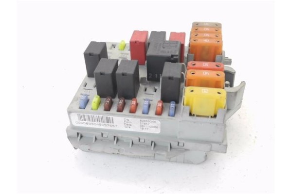 Recambio de caja fusibles/rele para alfa romeo 159 (140) 1.9 jtdm 16v / selective referencia OEM IAM 60689045 0060689045057657 