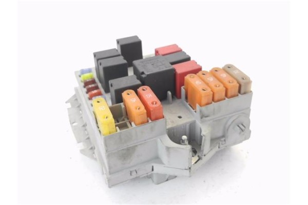 Recambio de caja fusibles/rele para alfa romeo 159 (140) 1.9 jtdm 16v / selective referencia OEM IAM 60689045 0060689045057657 