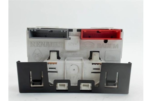 Recambio de reloj horario para renault clio ii fase ii 1.3 referencia OEM IAM 216562178A  