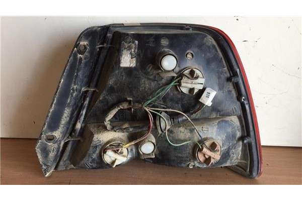 Recambio de piloto trasero izquierdo para hyundai accent (lc) 1.3 gl 5p referencia OEM IAM 92401250  