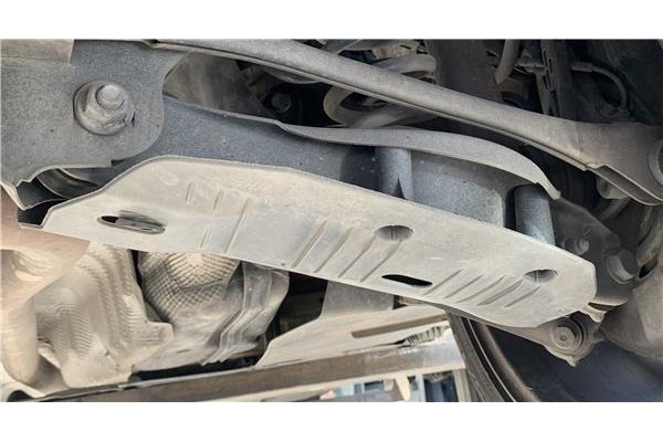 Recambio de brazo suspension trasero derecho para bmw serie 1 berlina 5p (f20) 2.0 116d referencia OEM IAM 33326867541  