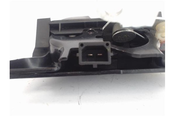 Recambio de cierre electromagnetico porton para audi a3 (8l) 1.9 tdi ambiente referencia OEM IAM 8L0827520C  