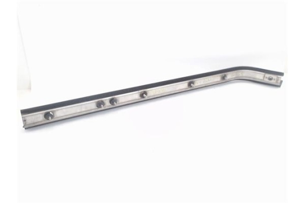 Recambio de soporte puerta corredera para nissan nv200 /evalia (m20/m) 1.5 nv200 furgón comfort referencia OEM IAM 77760JX00A  