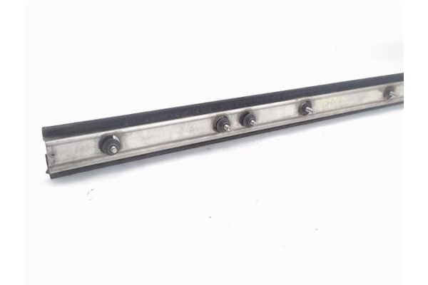 Recambio de soporte puerta corredera para nissan nv200 /evalia (m20/m) 1.5 nv200 furgón comfort referencia OEM IAM 77760JX00A  