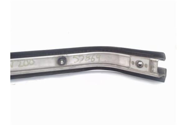 Recambio de soporte puerta corredera para nissan nv200 /evalia (m20/m) 1.5 nv200 furgón comfort referencia OEM IAM 77760JX00A  