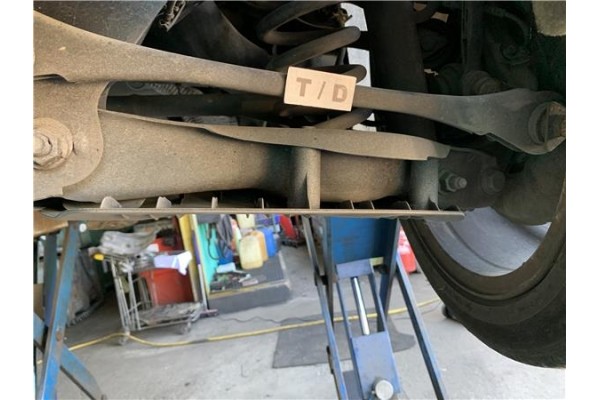 Recambio de brazo suspension trasero derecho para bmw serie 1 berlina 5p (f20) 2.0 116d referencia OEM IAM 33326867541  