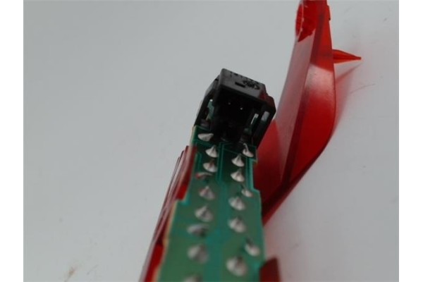 Recambio de luz central de freno para bmw serie 1 berlina (e81/e87) 2.0 118d referencia OEM IAM 63256924673 2DA00895700 