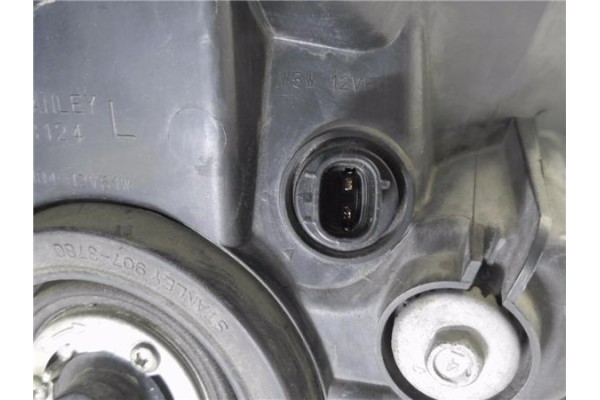 Recambio de faro delantero izquierdo para toyota corolla verso (r1) 2.2 d-4d referencia OEM IAM 811700F010  