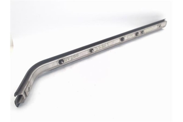 Recambio de soporte puerta corredera para nissan nv200 /evalia (m20/m) 1.5 nv200 furgón comfort referencia OEM IAM 77761JX00A  
