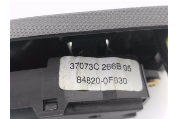 Recambio de mando elevalunas delantero izquierdo para toyota corolla verso (r1) 2.2 d-4d referencia OEM IAM 848200F030 37073C266