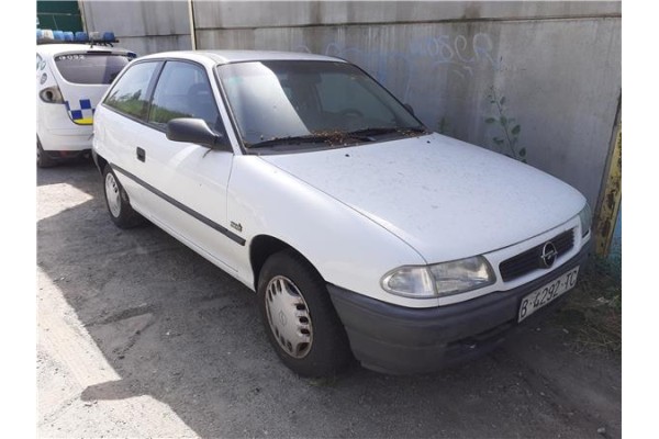 opel astra f berlina del año 1997