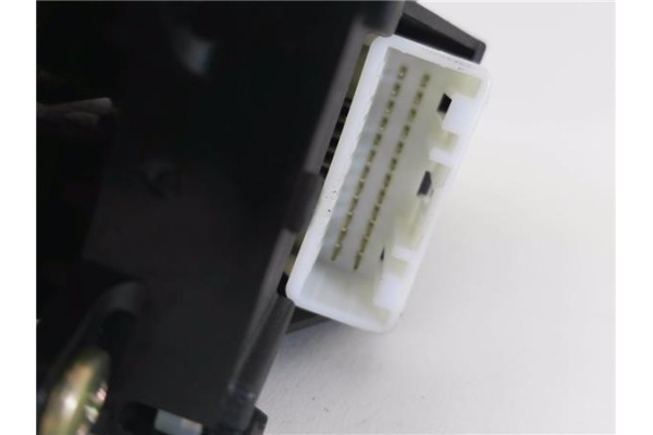 Recambio de mando elevalunas delantero izquierdo para toyota corolla verso (r1) 2.2 d-4d referencia OEM IAM 848200F030 37073C266
